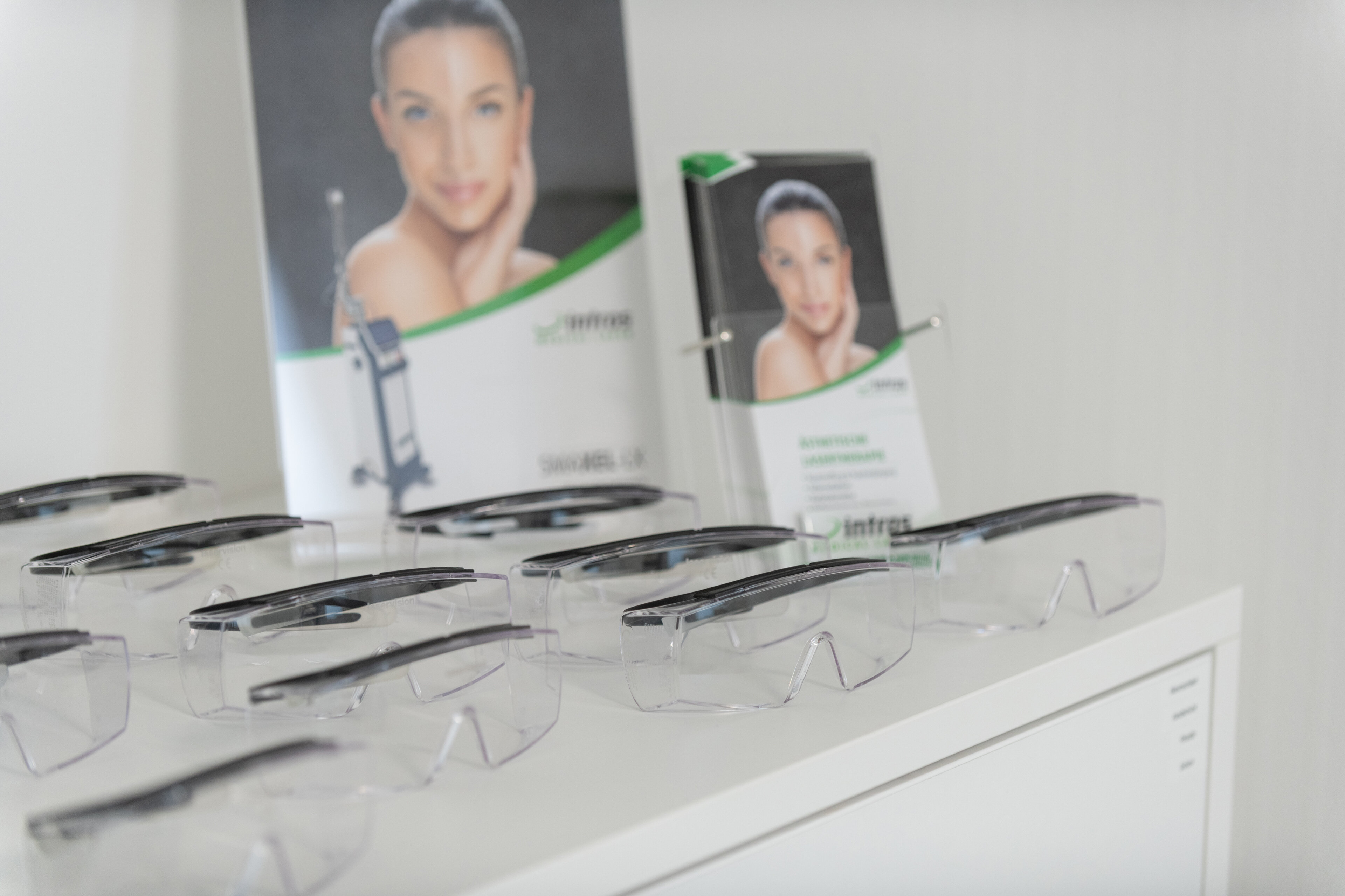 Laserschutzbrillen bei der intros Medical Laser GmbH