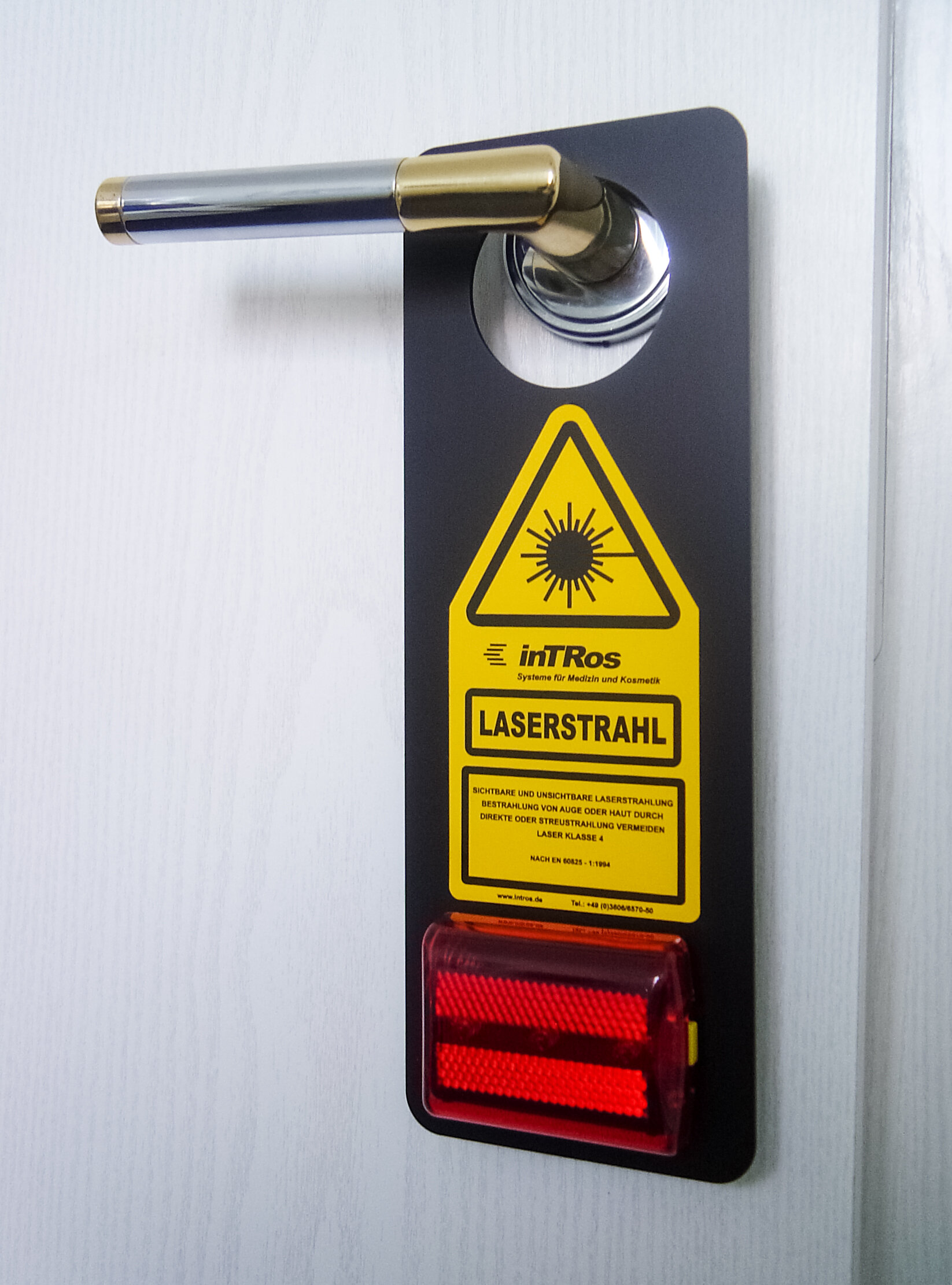 intros Medical Laser, Zubehör Türschild mit Warnlicht